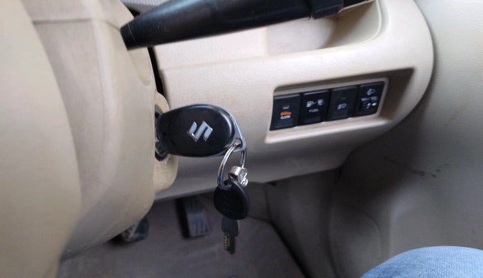 2013 Maruti Ertiga VXI CNG, Petrol, Manual, 2,98,033 km, interior