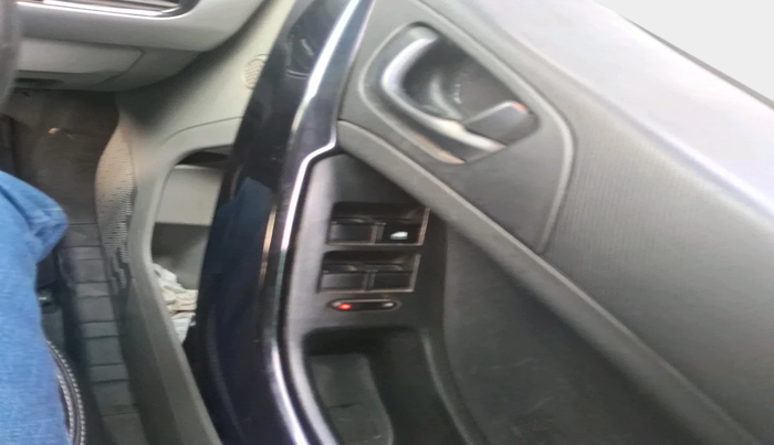 2018 Tata NEXON XM DIESEL, Diesel, Manual, 1,23,677 km, interior