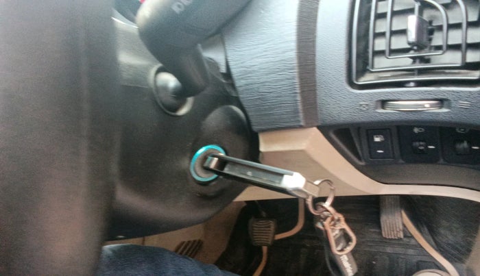 2018 Mahindra XUV500 W6, Diesel, Manual, 67,007 km, interior