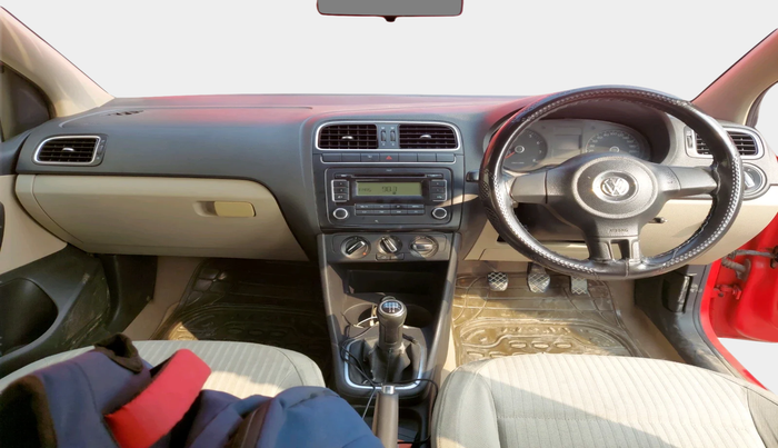 2011 Volkswagen Polo HIGHLINE1.2L, Petrol, Manual, 1,09,723 km, interior