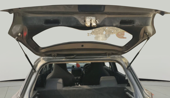 2020 Maruti Swift LXI, Petrol, Manual, 94,738 km, exterior