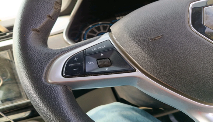 2022 Renault TRIBER RXZ, Petrol, Manual, 28,210 km, interior