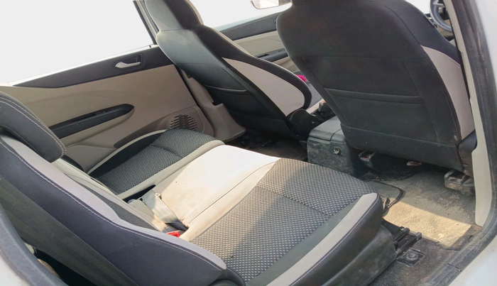 2022 Renault TRIBER RXZ, Petrol, Manual, 28,210 km, interior