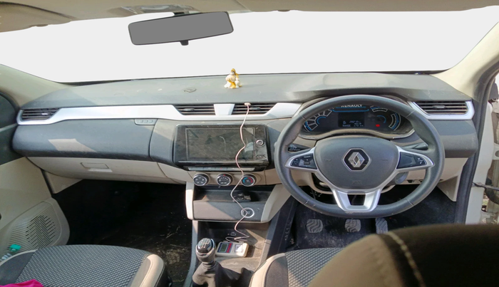 2022 Renault TRIBER RXZ, Petrol, Manual, 28,210 km, interior