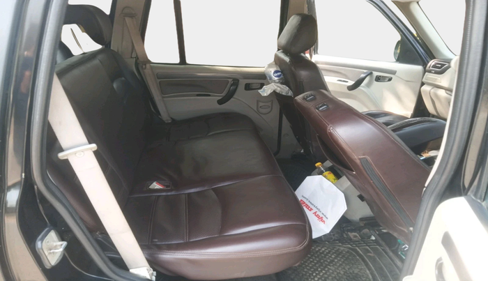 2020 Mahindra Scorpio S9, Diesel, Manual, 1,09,247 km, interior