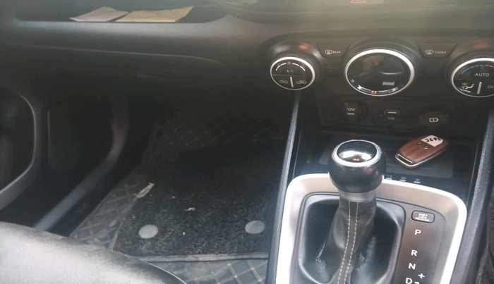 2020 Hyundai VENUE SX PLUS 1.0 TURBO DCT, Petrol, Automatic, 96,976 km, interior