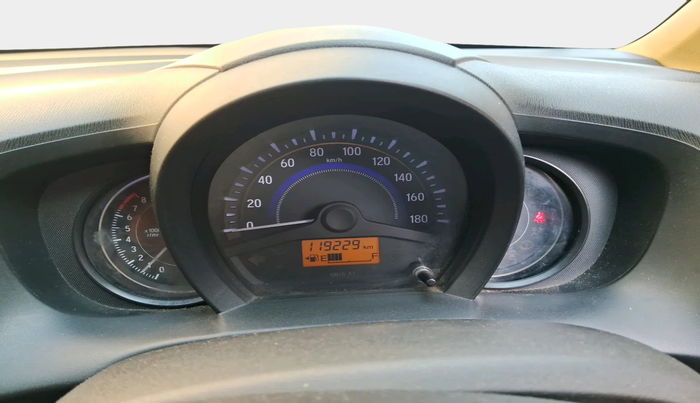 2015 Honda Amaze 1.2L I-VTEC VX, Petrol, Manual, 1,19,229 km, interior