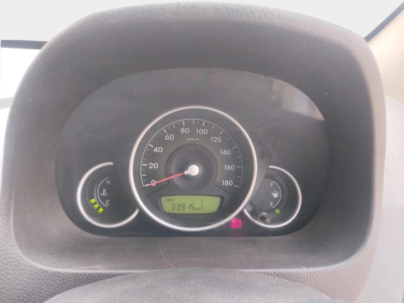 2018 Hyundai Eon MAGNA +, Petrol, Manual, 33,915 km, interior