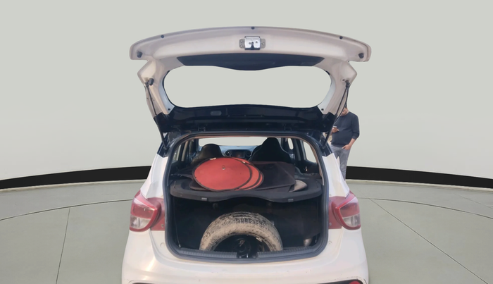 2018 Hyundai Grand i10 SPORTZ 1.2 KAPPA VTVT DUAL TONE, Petrol, Manual, 1,00,234 km, exterior