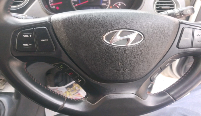 2018 Hyundai Grand i10 SPORTZ 1.2 KAPPA VTVT DUAL TONE, Petrol, Manual, 1,00,234 km, interior