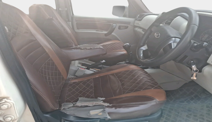 2018 Mahindra Scorpio S7, Diesel, Manual, 79,417 km, interior