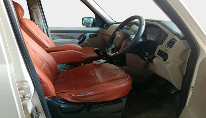 2018 Mahindra Scorpio S7, Diesel, Manual, 64,341 km, interior