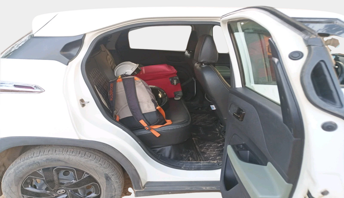 2022 Tata PUNCH ADVENTURE MT, Petrol, Manual, 44,029 km, interior