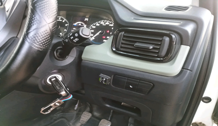 2022 Tata PUNCH ADVENTURE MT, Petrol, Manual, 44,029 km, interior