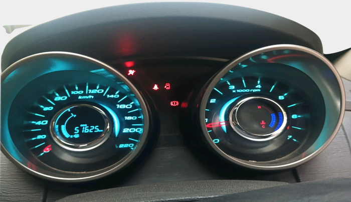 2018 Mahindra XUV500 W7, Diesel, Manual, 51,626 km, interior