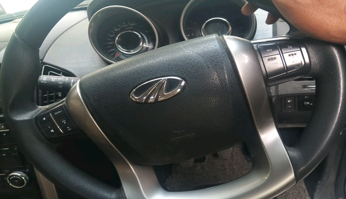2018 Mahindra XUV500 W7, Diesel, Manual, 51,626 km, interior