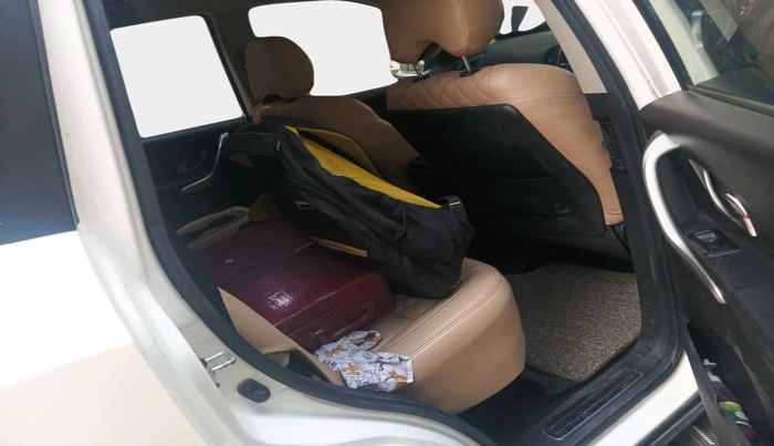 2018 Mahindra XUV500 W7, Diesel, Manual, 51,626 km, interior