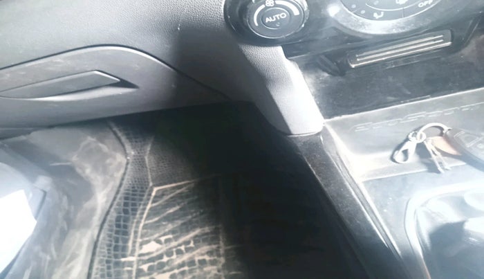 2017 Ford Ecosport TITANIUM 1.5L DIESEL, Diesel, Manual, 1,21,766 km, interior