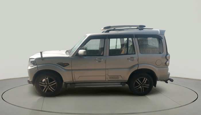 2017 Mahindra Scorpio S4 PLUS 1.99 INTELLI-HYBRID, Diesel, Manual, 66,787 km, exterior