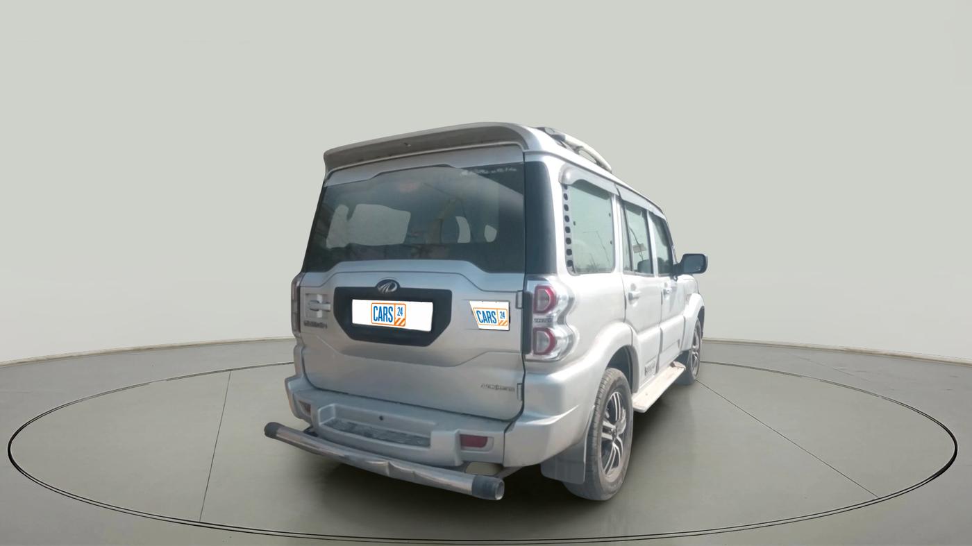 2017 Mahindra Scorpio S4 PLUS 1.99 INTELLI-HYBRID, Diesel, Manual, 66,787 km, exterior