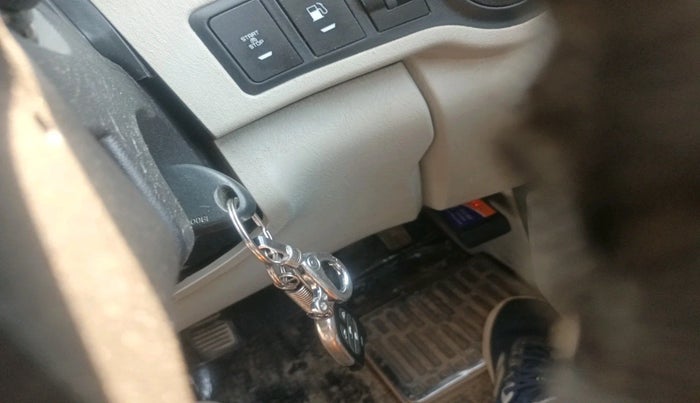 2017 Mahindra Scorpio S4 PLUS 1.99 INTELLI-HYBRID, Diesel, Manual, 66,787 km, interior