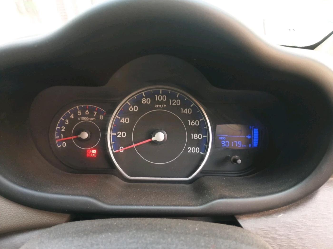 2013 Hyundai i10 MAGNA 1.1, Petrol, Manual, 90,179 km, interior