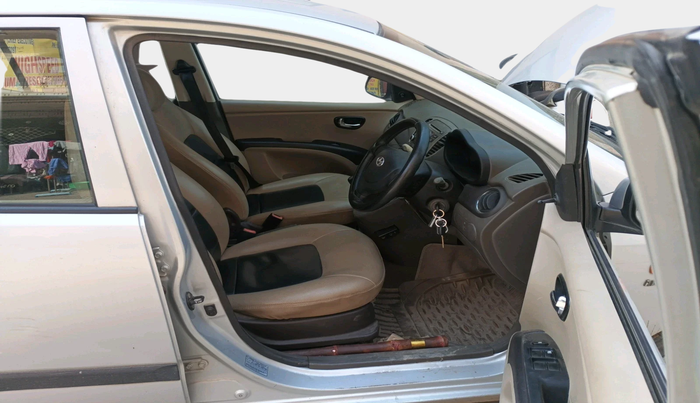 2013 Hyundai i10 MAGNA 1.1, Petrol, Manual, 90,179 km, interior