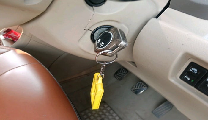 2017 Maruti Ertiga VXI CNG, Petrol, Manual, 1,53,945 km, interior