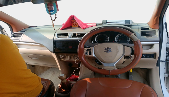 2017 Maruti Ertiga VXI CNG, Petrol, Manual, 1,53,945 km, interior