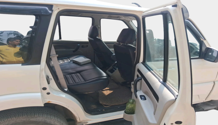 2019 Mahindra Scorpio S9, Diesel, Manual, 47,408 km, interior