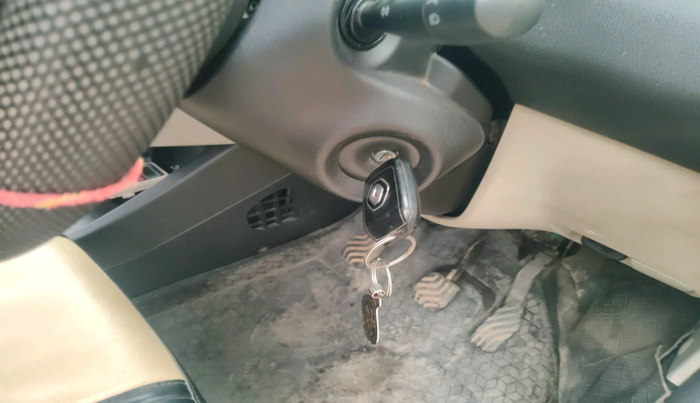 2022 Renault TRIBER RXT, Petrol, Manual, 28,760 km, interior