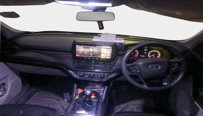 2023 Tata Safari XE, Diesel, Manual, 46,141 km, interior