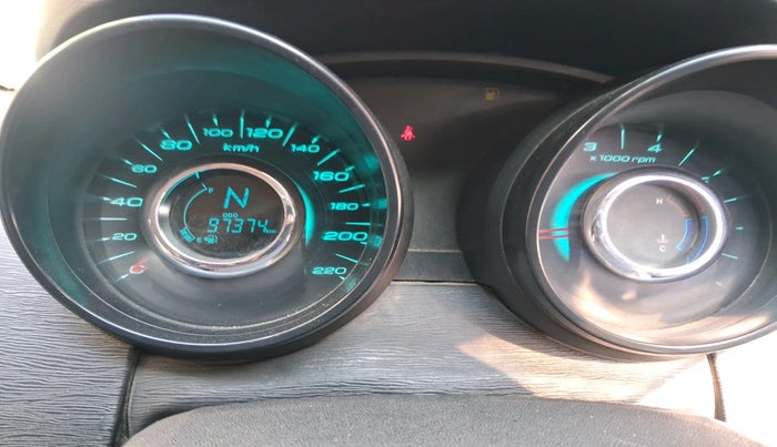 2016 Mahindra XUV500 W4, Diesel, Manual, 97,374 km, interior