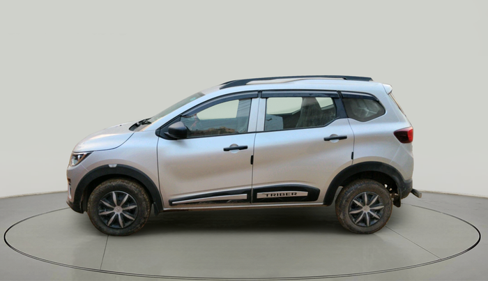 2024 Renault TRIBER RXE MT, Petrol, Manual, 3,610 km, exterior