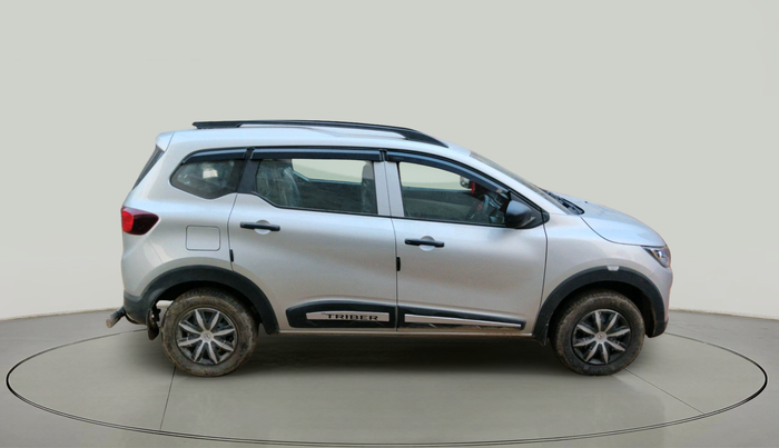 2024 Renault TRIBER RXE MT, Petrol, Manual, 3,610 km, exterior