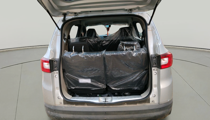 2024 Renault TRIBER RXE MT, Petrol, Manual, 3,610 km, exterior