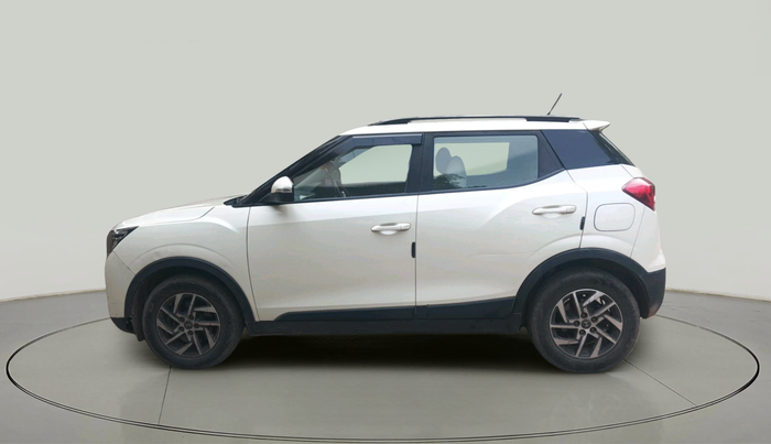 2022 Mahindra XUV300 W8 (O) 1.5 DIESEL AMT, Diesel, Automatic, 41,393 km, exterior