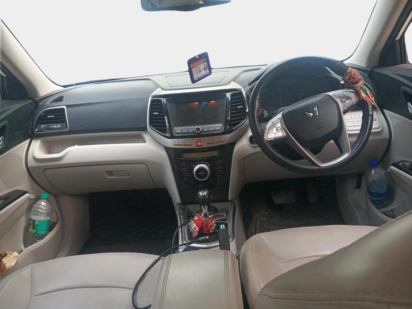 2022 Mahindra XUV300 W8 (O) 1.5 DIESEL AMT, Diesel, Automatic, 44,000 km, interior