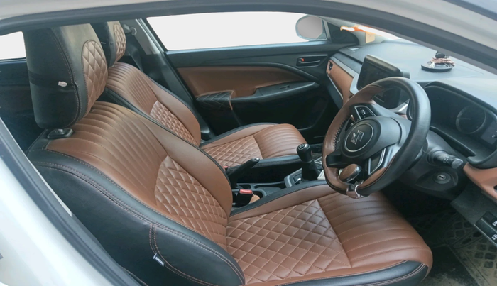 2022 Maruti BREZZA VXI SMART HYBRID, Petrol, Manual, 28,943 km, interior