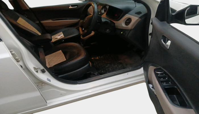 2017 Hyundai Grand i10 SPORTZ 1.2 KAPPA VTVT, Petrol, Manual, 1,34,443 km, interior