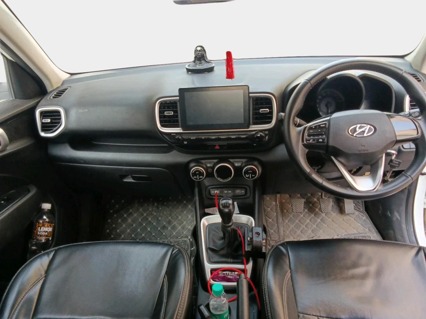 2022 Hyundai VENUE S+ 1.2, Petrol, Manual, 54,729 km, interior