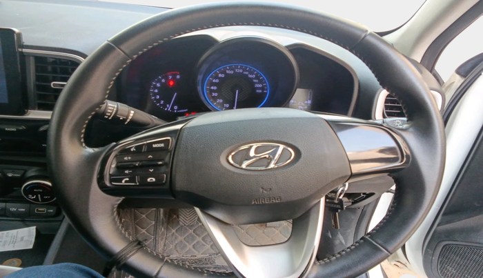2022 Hyundai VENUE S+ 1.2, Petrol, Manual, 54,729 km, interior