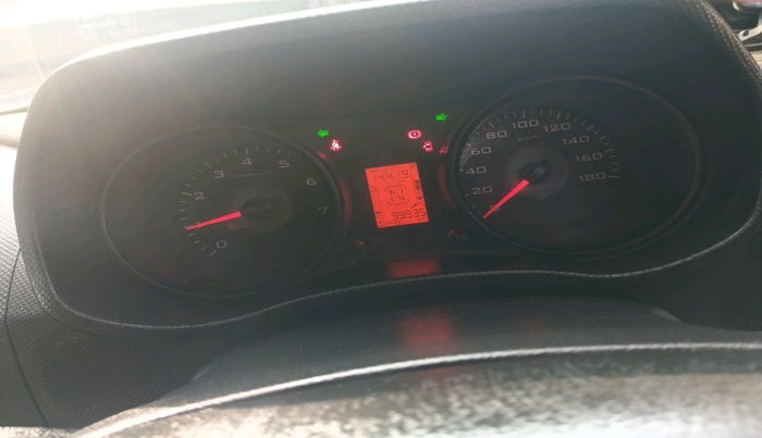 2018 Mahindra TUV300 T4 PLUS, Diesel, Manual, 99,935 km, interior