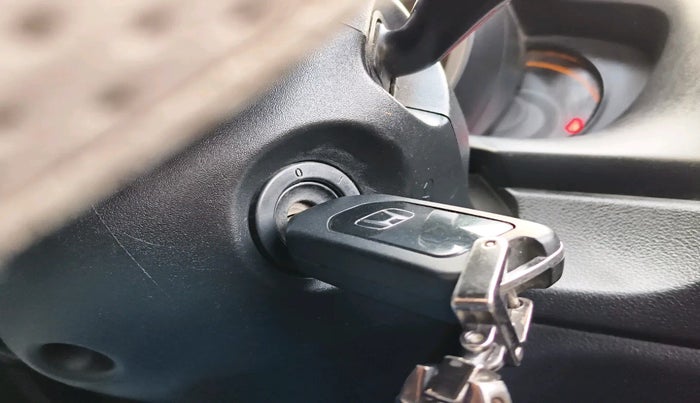 2014 Honda Amaze 1.2L I-VTEC S, Petrol, Manual, 1,10,805 km, interior