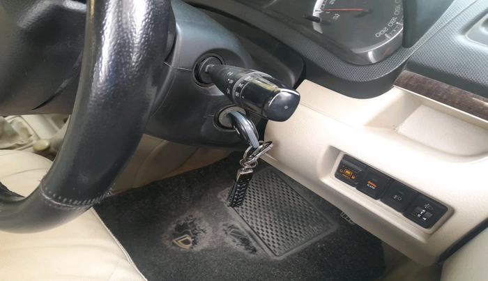 2014 Maruti Swift Dzire VXI, CNG, Manual, 1,15,491 km, interior