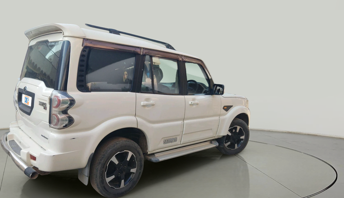 2017 Mahindra Scorpio S4 PLUS 1.99 INTELLI-HYBRID, Diesel, Manual, 46,642 km, exterior