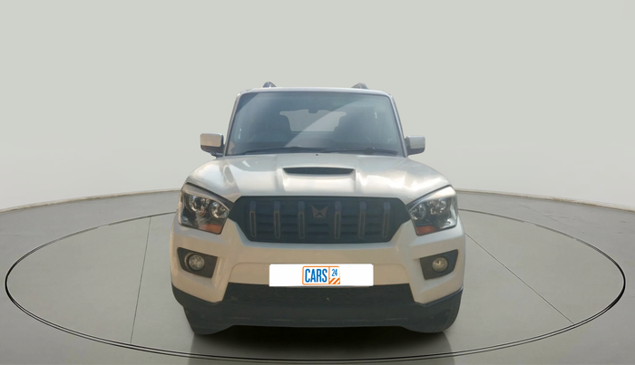 2017 Mahindra Scorpio S4 PLUS 1.99 INTELLI-HYBRID, Diesel, Manual, 46,642 km, exterior