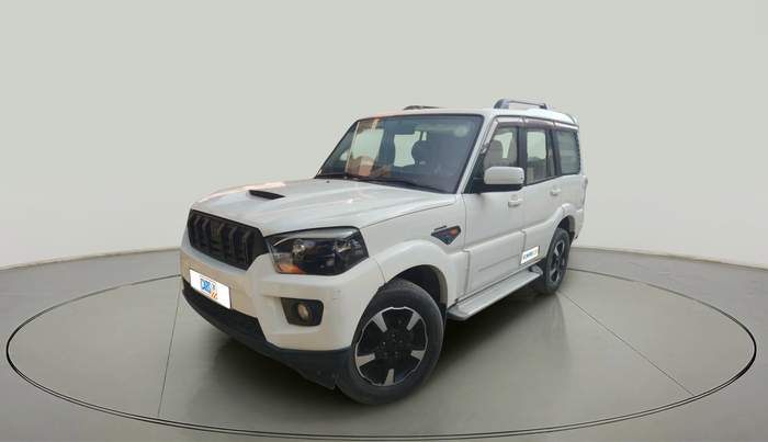2017 Mahindra Scorpio S4 PLUS 1.99 INTELLI-HYBRID, Diesel, Manual, 46,642 km, exterior
