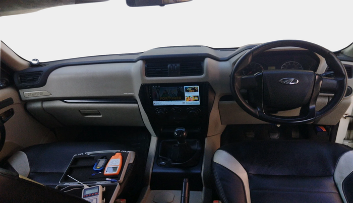 2017 Mahindra Scorpio S4 PLUS 1.99 INTELLI-HYBRID, Diesel, Manual, 46,642 km, interior