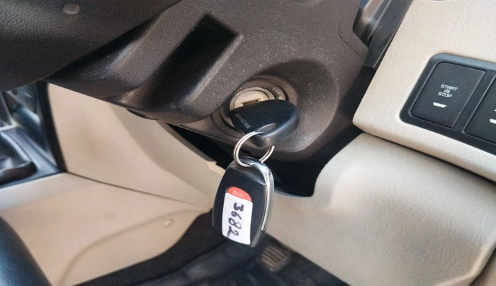 2017 Mahindra Scorpio S4 PLUS 1.99 INTELLI-HYBRID, Diesel, Manual, 46,642 km, interior